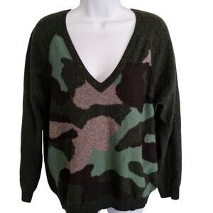 Autumn Cashmere Camo V Neck Sweater in Spruce Combo Size Medium